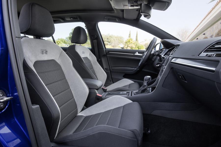  Volkswagen Golf R Variant 2015 года  (фото 13 из 25)